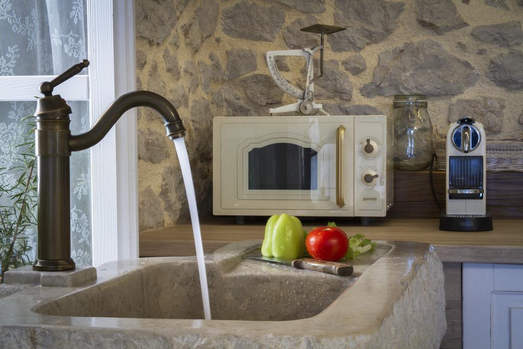 White Cottage Heritage House Čižići 外观 照片
