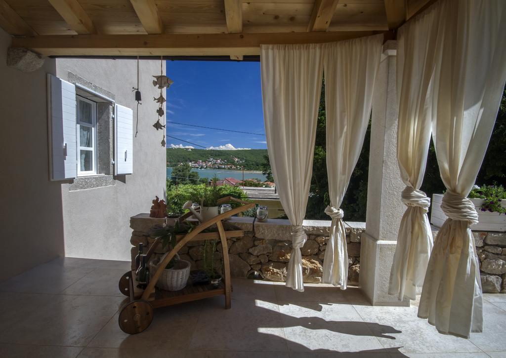 White Cottage Heritage House Čižići 外观 照片