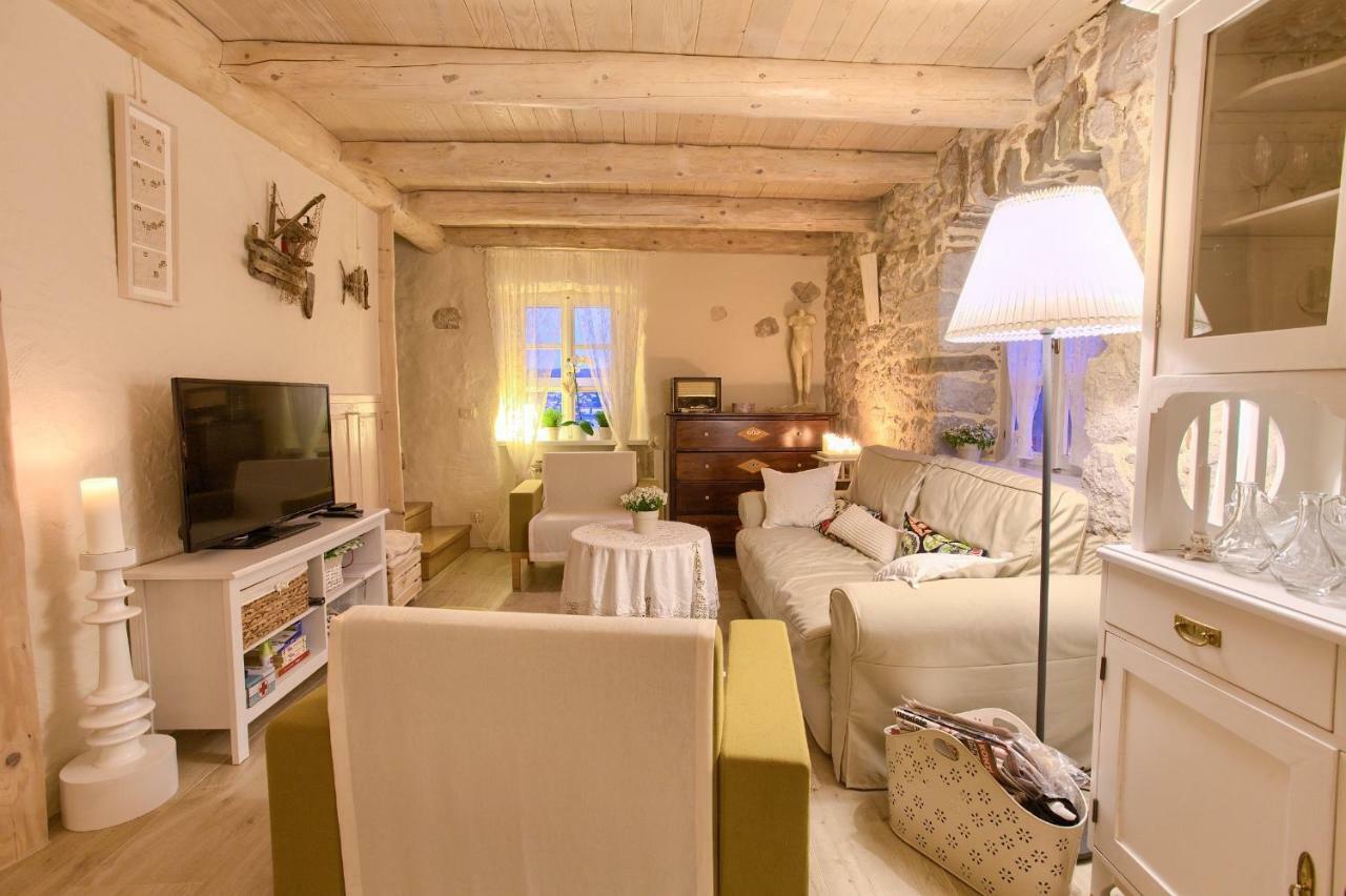 White Cottage Heritage House Čižići 外观 照片
