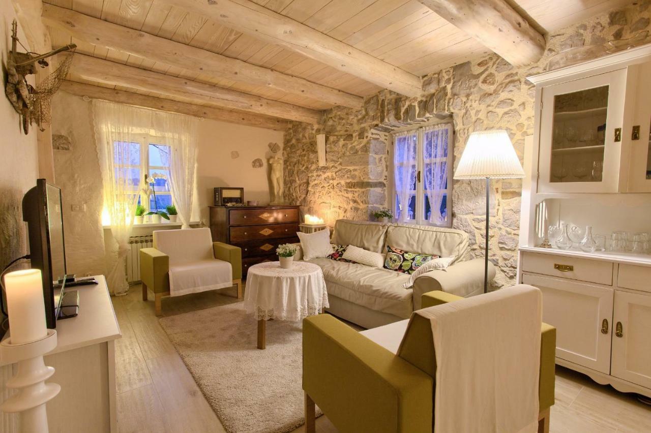 White Cottage Heritage House Čižići 外观 照片