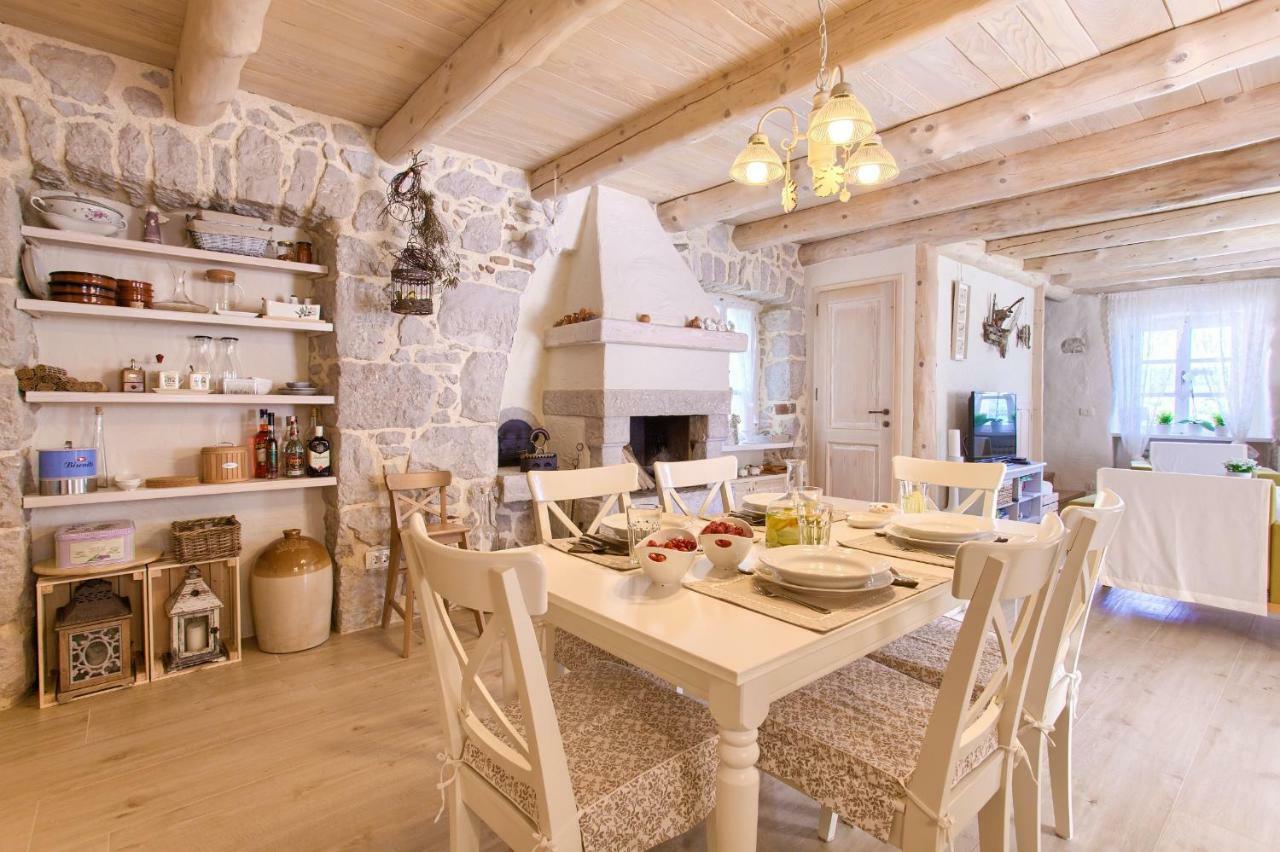 White Cottage Heritage House Čižići 外观 照片