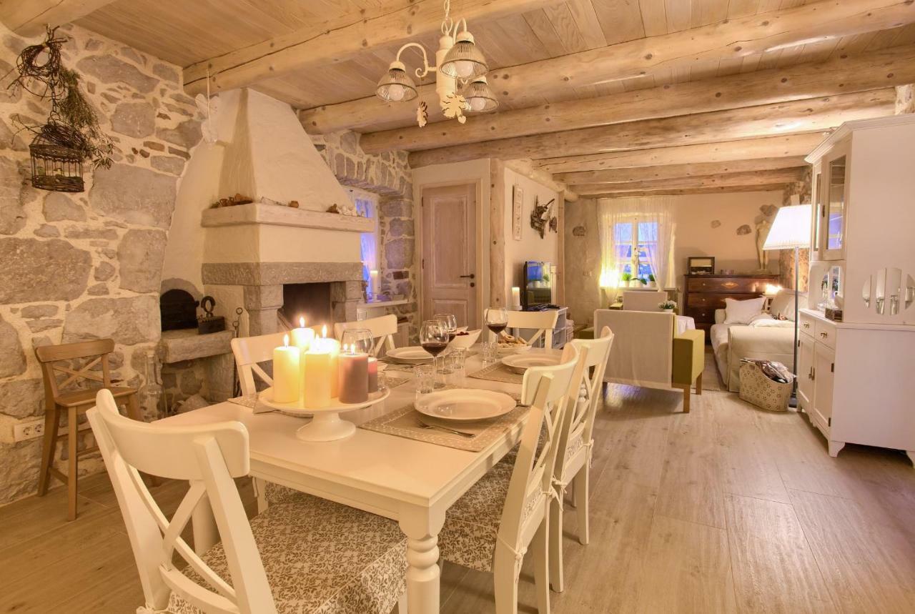 White Cottage Heritage House Čižići 外观 照片