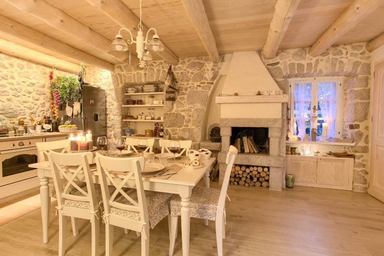 White Cottage Heritage House Čižići 外观 照片
