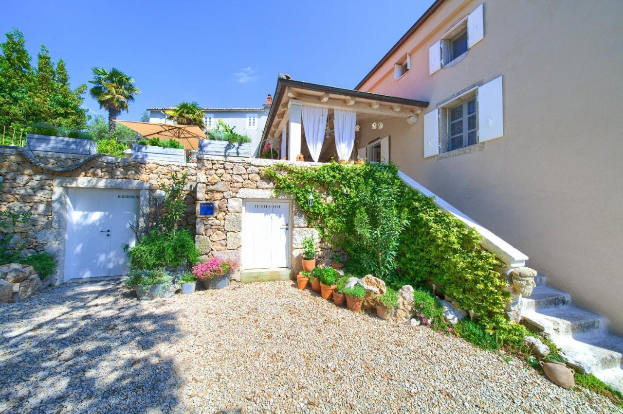 White Cottage Heritage House Čižići 外观 照片